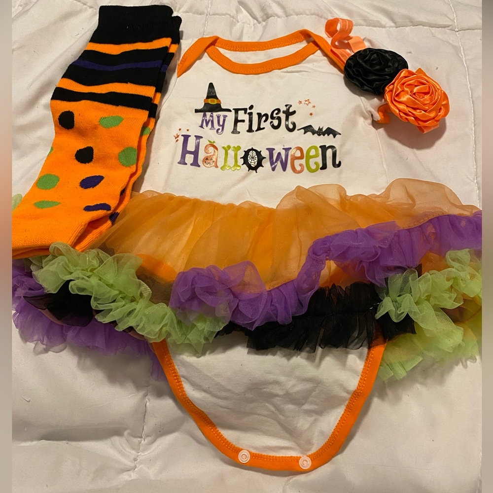 My first Halloween onesie set with tutu, leg warmers & head band. NWOT 0-3 M